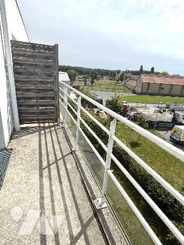 CHARTRES – PROCHE SORTIE AUTOROUTE, IDEAL PRIMO INVESTISSEURS 
STUDIO EQUIPE + PLACE DE PARKING