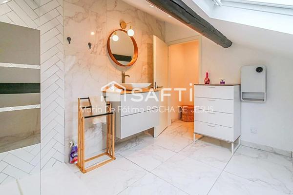 Jolie Maison avec 2 chambres, salon, cuisine et salle de bain