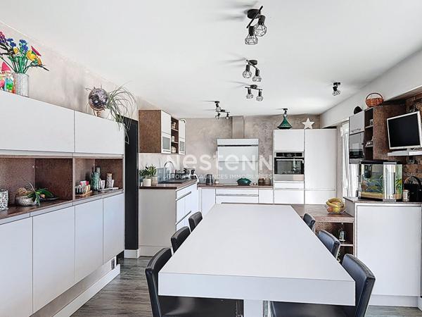 Maison familiale spacieuse à vendre à Saint-Gilles Croix de Vie, proche commodités et mer