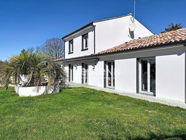 Maison familiale spacieuse à vendre à Saint-Gilles Croix de Vie, proche commodités et mer