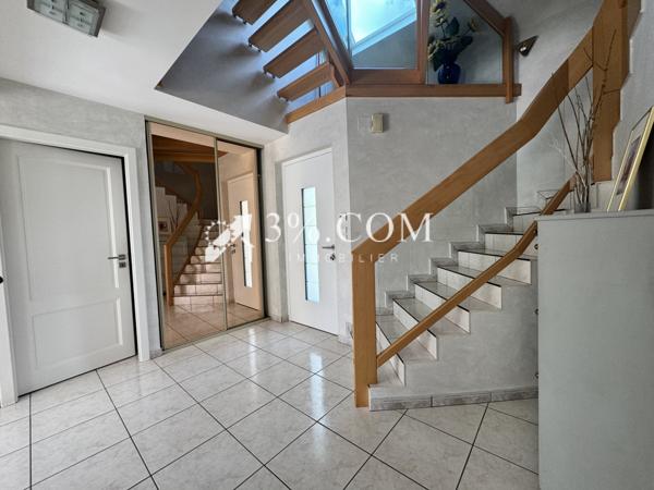 Maison 7 pièce(s) 4 chambre(s) 199 m²