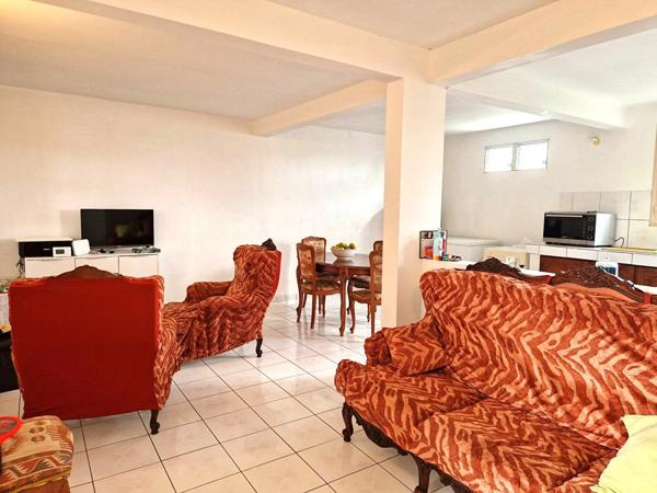 Immeuble Riviere Pilote 12 pièce(s) 254 m2