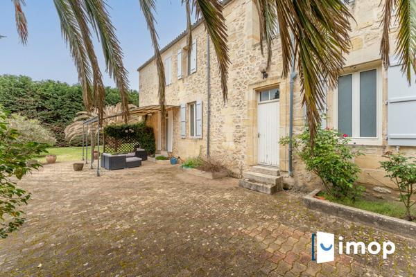 Somptueuse propriété en pierre datant de 1763, surface habitable de près de 400 m2 et jardin 1000m²