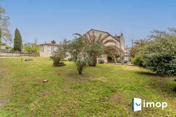 Somptueuse propriété en pierre datant de 1763, surface habitable de près de 400 m2 et jardin 1000m²