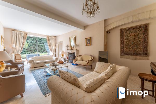 Somptueuse propriété en pierre datant de 1763, surface habitable de près de 400 m2 et jardin 1000m²