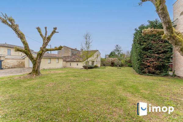 Somptueuse propriété en pierre datant de 1763, surface habitable de près de 400 m2 et jardin 1000m²