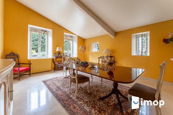 Somptueuse propriété en pierre datant de 1763, surface habitable de près de 400 m2 et jardin 1000m²