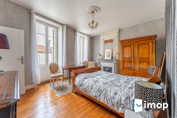 Somptueuse propriété en pierre datant de 1763, surface habitable de près de 400 m2 et jardin 1000m²