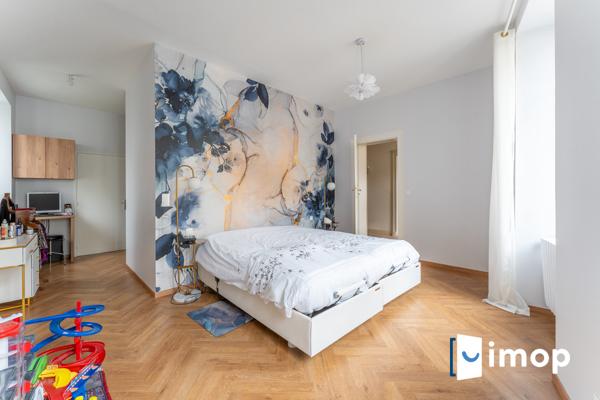 Somptueuse propriété en pierre datant de 1763, surface habitable de près de 400 m2 et jardin 1000m²