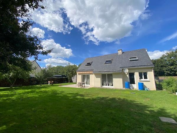 CONCARNEAU MAISON 5 pièces sur un très beau jardin de 891 m² .