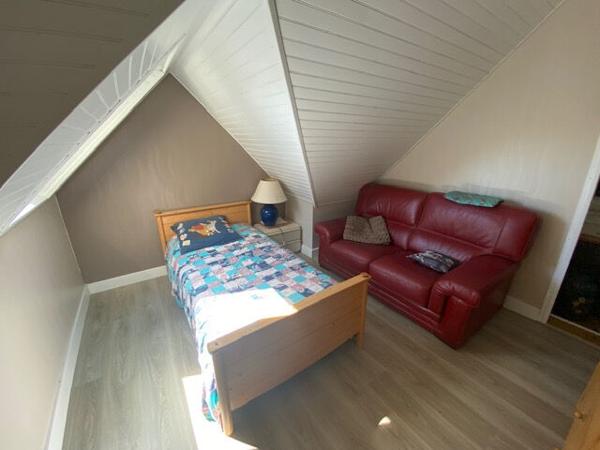 CONCARNEAU MAISON 5 pièces sur un très beau jardin de 891 m² .