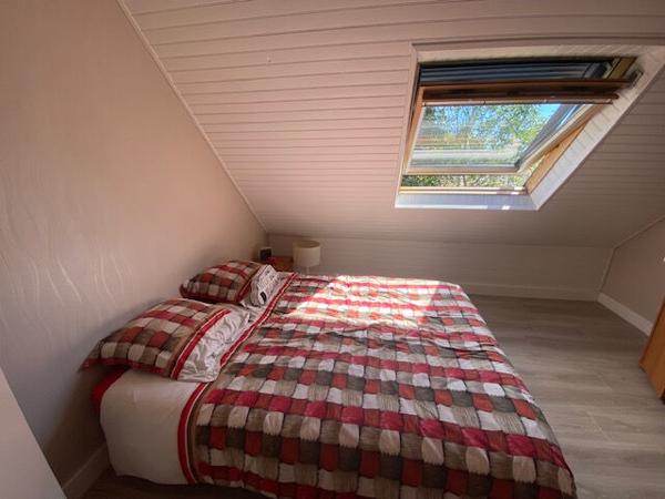 CONCARNEAU MAISON 5 pièces sur un très beau jardin de 891 m² .