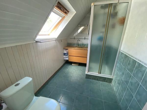 CONCARNEAU MAISON 5 pièces sur un très beau jardin de 891 m² .