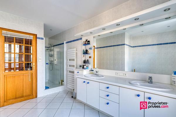 Ensemble Maison + Appartement  sur Terrain 945 m2 constructible