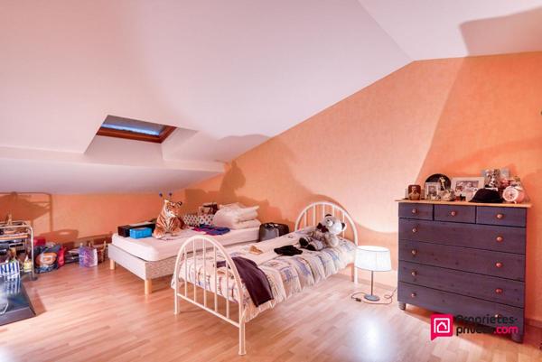 Ensemble Maison + Appartement  sur Terrain 945 m2 constructible