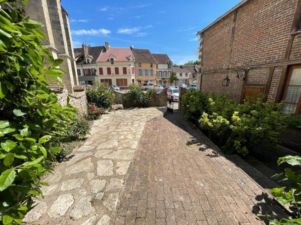 Autres types de maison à vendre à Saint-Julien-du-Sault dans l'Yonne (89330), ref : 2200024
