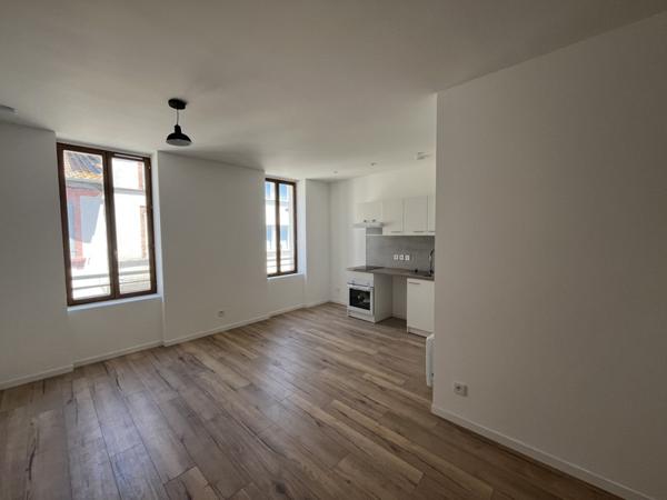 Appartement à louer 500 € CC Castelsarrasin 2 p 38 m² DPE C