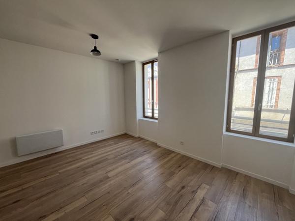 Appartement à louer 500 € CC Castelsarrasin 2 p 38 m² DPE C