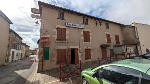 Bar-PMU et immeuble à fort potentiel - Usson du Poitou