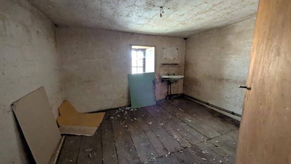 Bar-PMU et immeuble à fort potentiel - Usson du Poitou