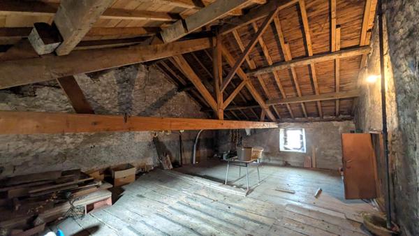 Bar-PMU et immeuble à fort potentiel - Usson du Poitou