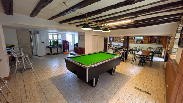 Bar-PMU et immeuble à fort potentiel - Usson du Poitou