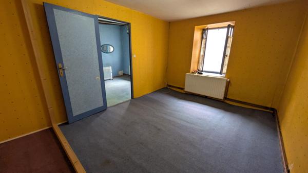 Bar-PMU et immeuble à fort potentiel - Usson du Poitou