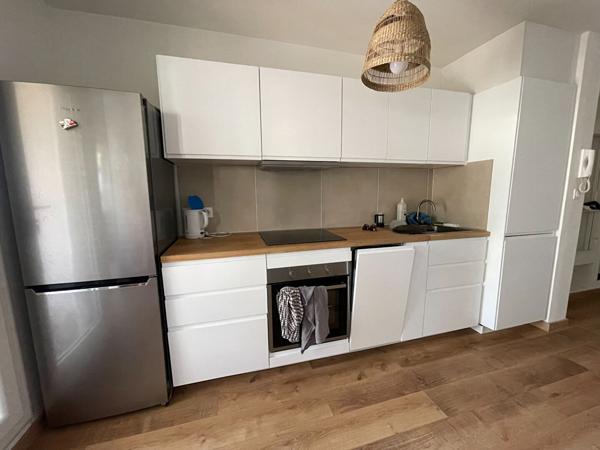 AIX EN PROVENCE - A LOUER -  MAGNIFIQUE T3 MEUBLE AVEC BALCON