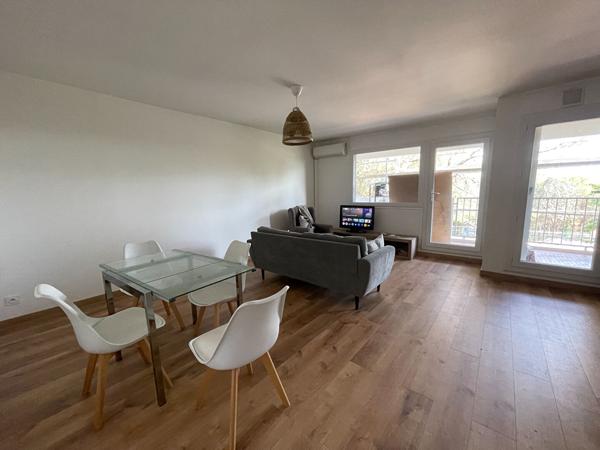 AIX EN PROVENCE - A LOUER -  MAGNIFIQUE T3 MEUBLE AVEC BALCON