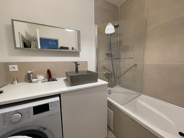 AIX EN PROVENCE - A LOUER -  MAGNIFIQUE T3 MEUBLE AVEC BALCON