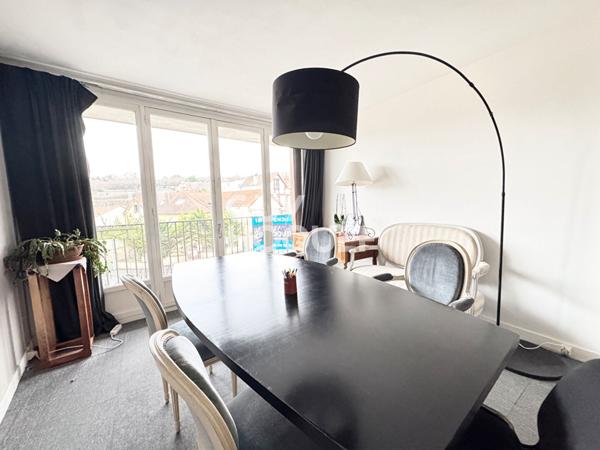 4 pièces avec balcon proche RER Laplace !