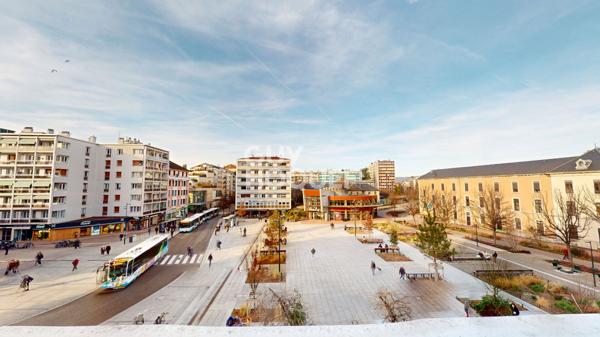 Appartement Place Courier, 3 pièces, 69.46 m2