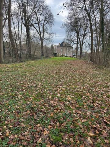 EXCEPTIONNEL et RARE! Terrain de 20232m2 dont 1000m2 constructibles aux portes d'Amiens