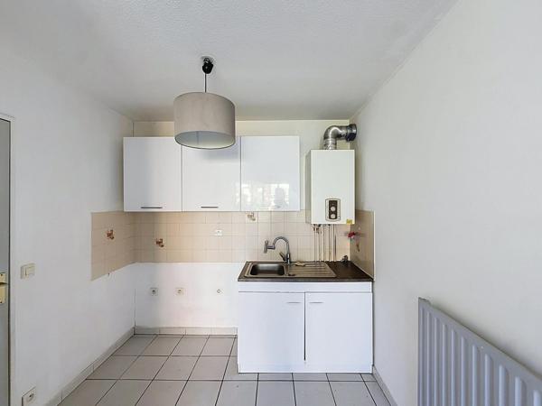 A vendre / Joli deux pièces avec terrasse