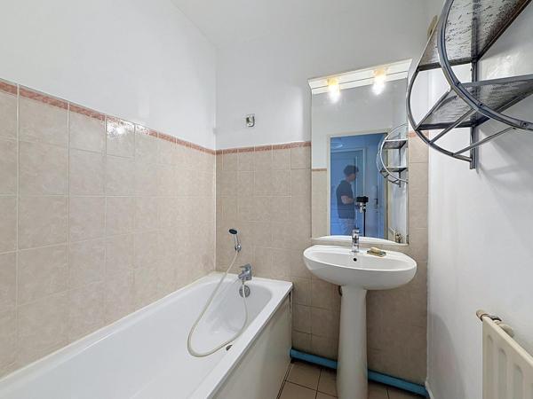 A vendre / Joli deux pièces avec terrasse
