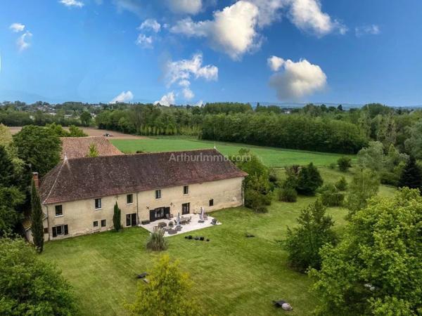 Vente Maison 15 pièces 460 m2 à Morestel