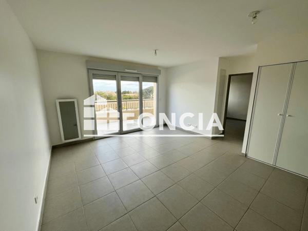 Location Appartement 2 pièces 39 m² - 4 RUE PAUL SAUVIAN Sauvian 34410