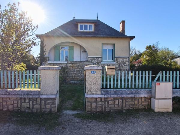 Maison à rénover sur la commune de Chaunay accès rapide N10 Angoulême Poitiers