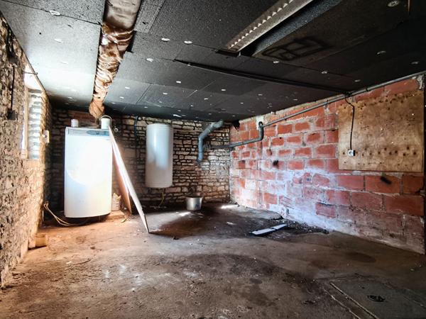 Maison à rénover sur la commune de Chaunay accès rapide N10 Angoulême Poitiers