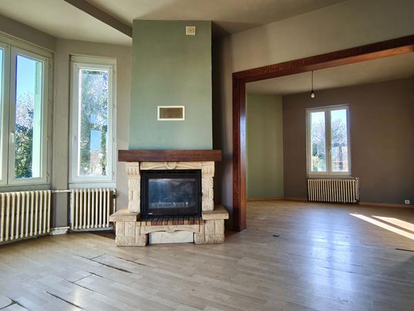 Maison à rénover sur la commune de Chaunay accès rapide N10 Angoulême Poitiers