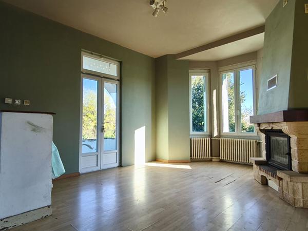 Maison à rénover sur la commune de Chaunay accès rapide N10 Angoulême Poitiers