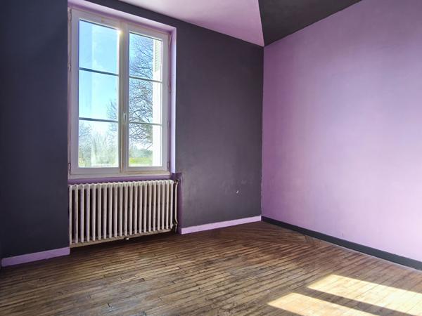 Maison à rénover sur la commune de Chaunay accès rapide N10 Angoulême Poitiers