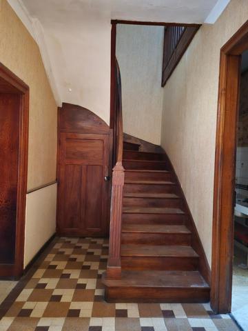 GRANDE MAISON DE 8 PIECES