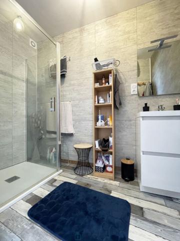 CHARENTAISE DE 165,5 M² SUR UNE PARCELLE DE 1 180 M² AVEC PISCINE ET GARAGE