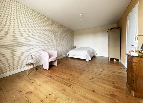 CHARENTAISE DE 165,5 M² SUR UNE PARCELLE DE 1 180 M² AVEC PISCINE ET GARAGE