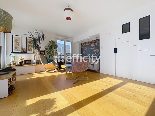 Appartement
         4 pièces
        - 96 m² Exclusivité 580 000 € *