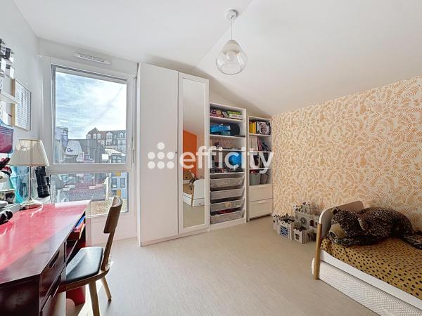 Appartement
         4 pièces
        - 96 m² Exclusivité 580 000 € *