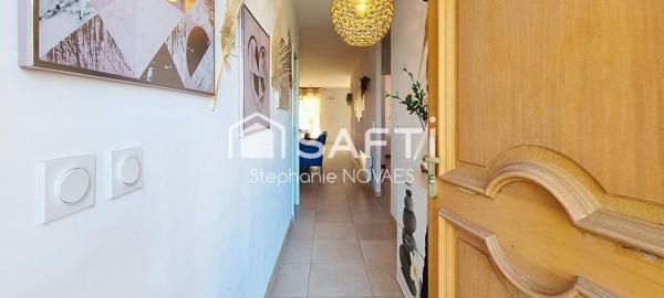 A vendre - Maison T4 R+1  avec piscine et garage, proche des plages.