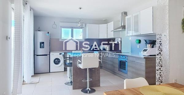 A vendre - Maison T4 R+1  avec piscine et garage, proche des plages.
