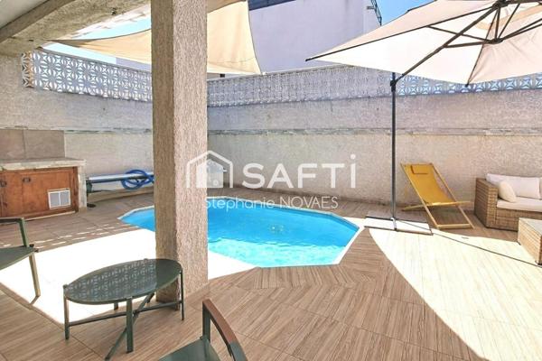 A vendre - Maison T4 R+1  avec piscine et garage, proche des plages.